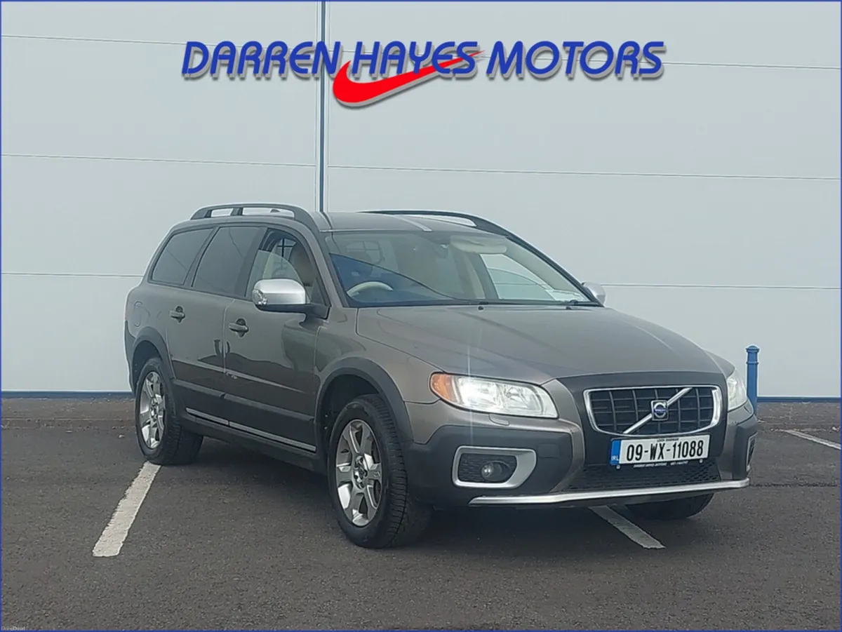 Volvo XC70 2.4 D5 SE 5DR A - Image 1