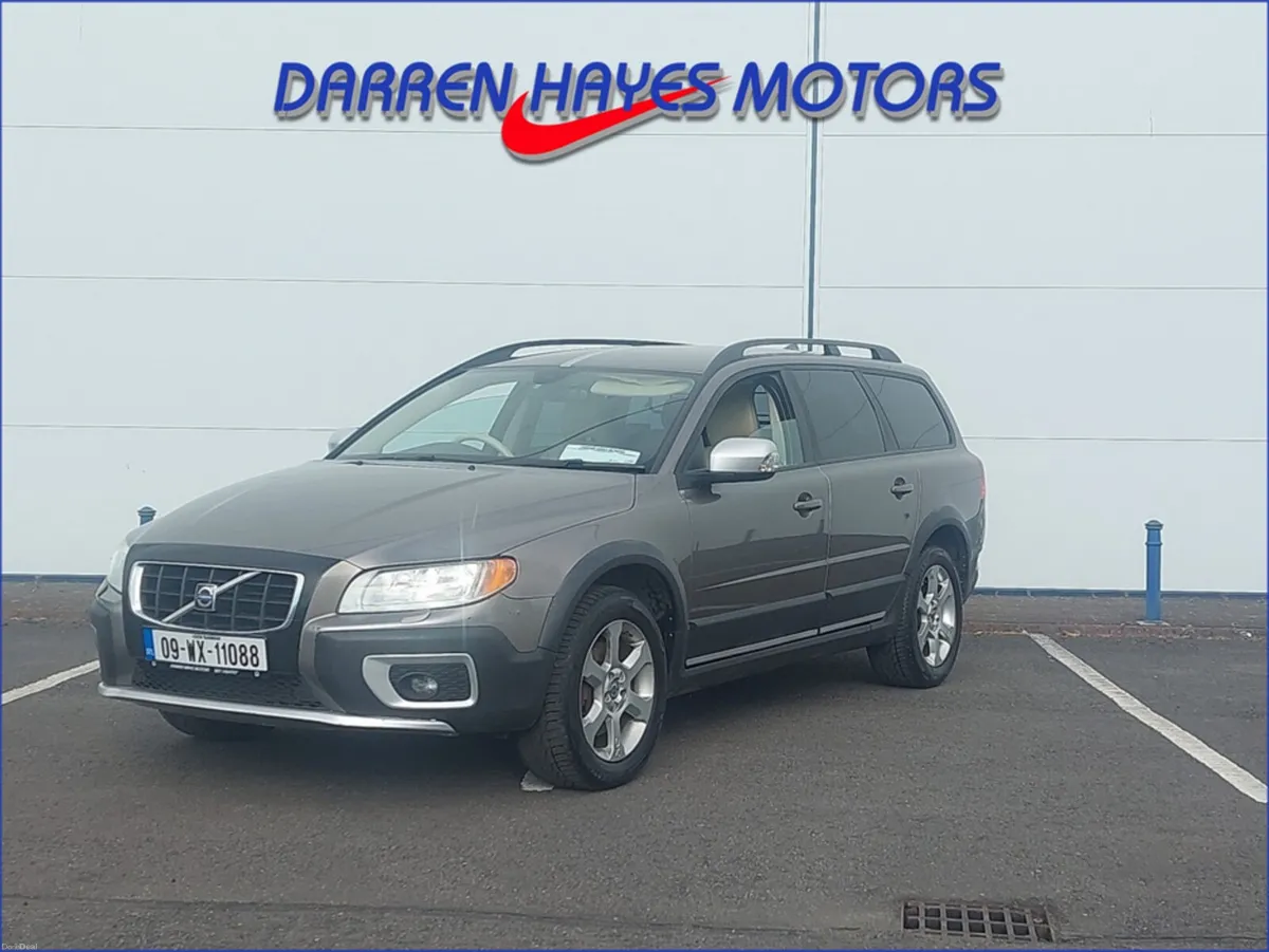 Volvo XC70 2.4 D5 SE 5DR A - Image 2