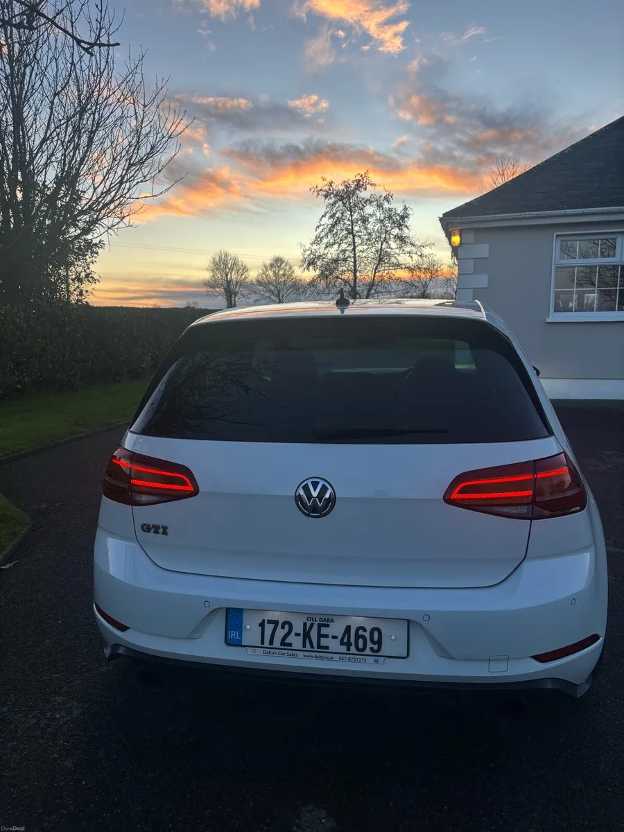2017 Volkswagen Golf GTI 2.0L 270BHP - Image 3