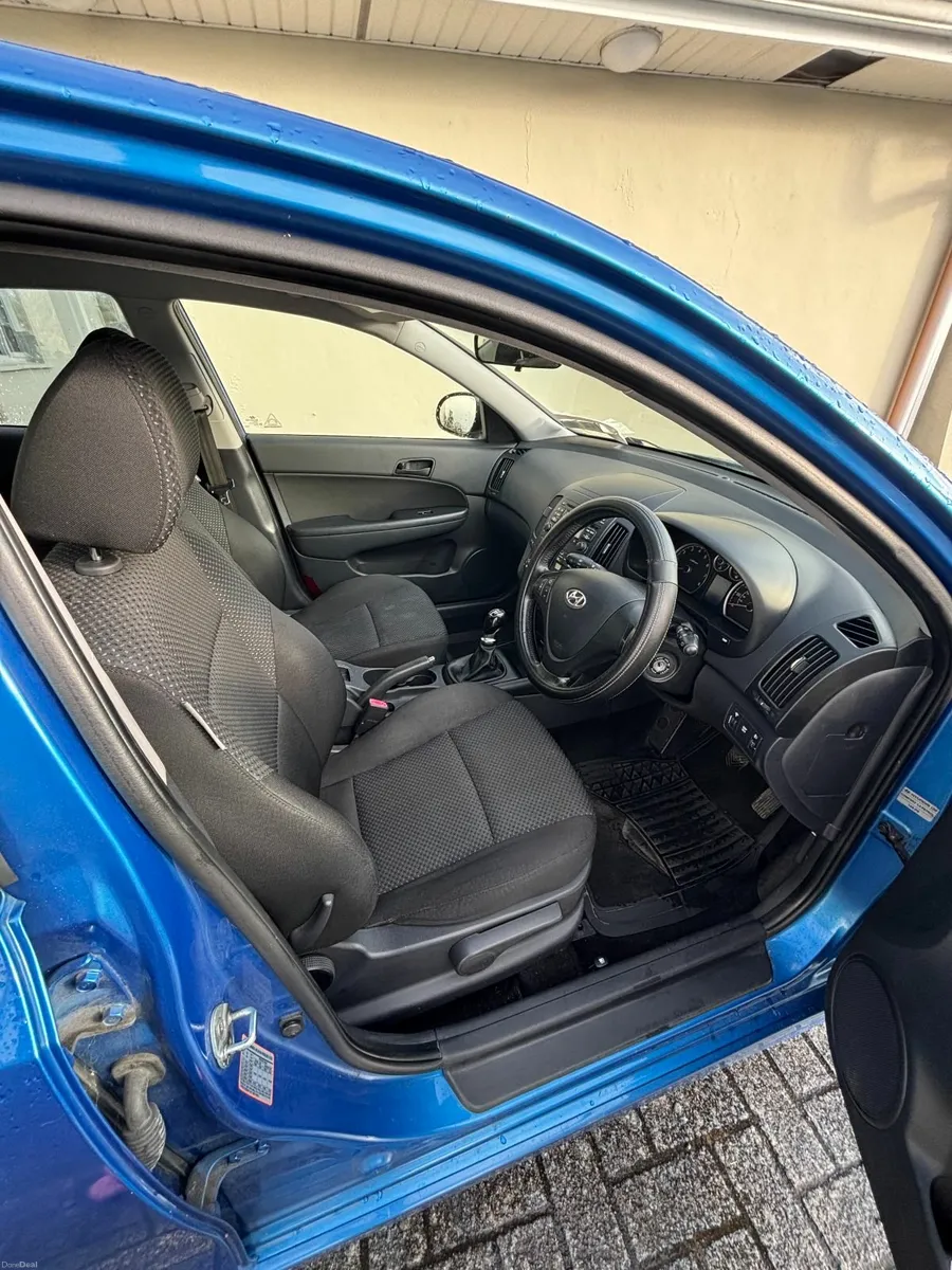 Hyundai i30 2010 - Image 2