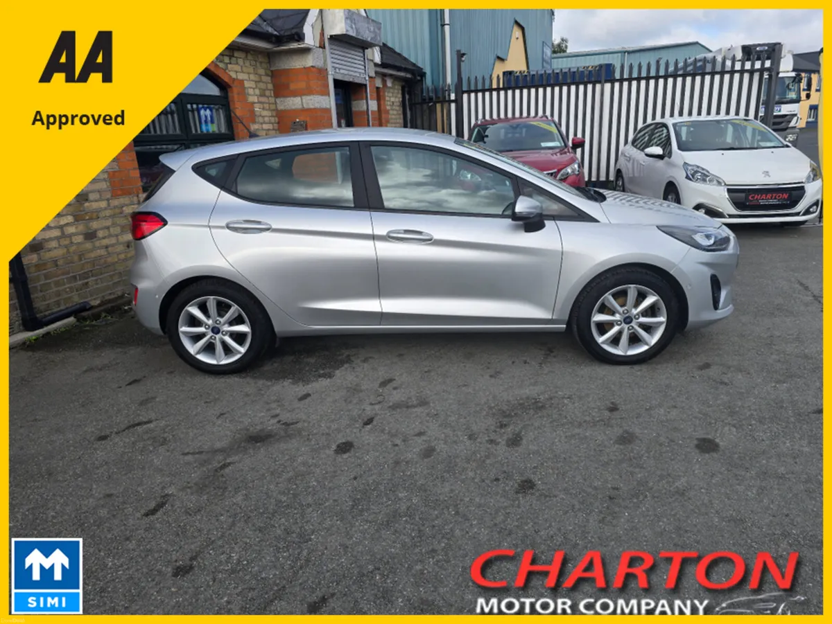 Ford Fiesta TREND CONNECTED 1.1 075 M5 4DR - Image 6