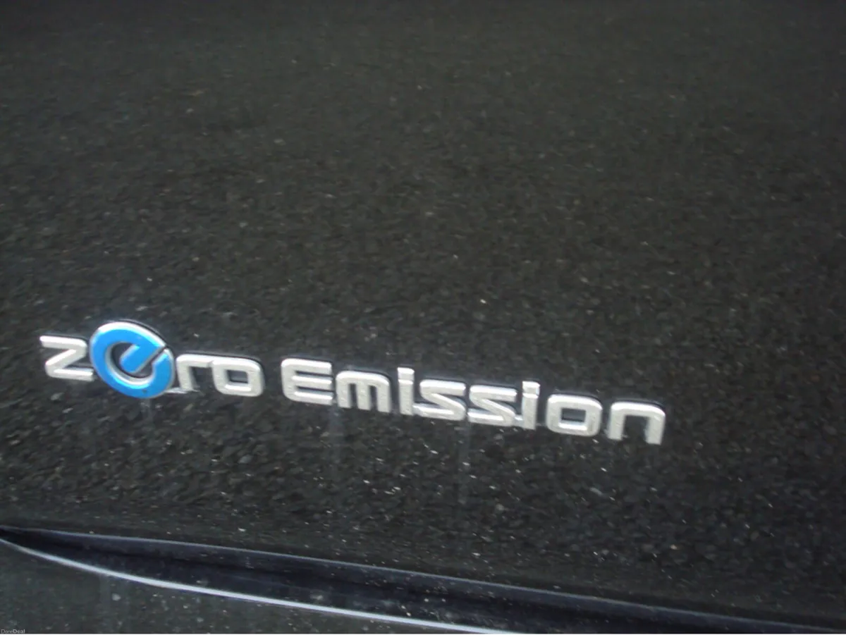 Nissan Leaf 40kWh E N-CONNECTA 5DR AUTO - Image 3