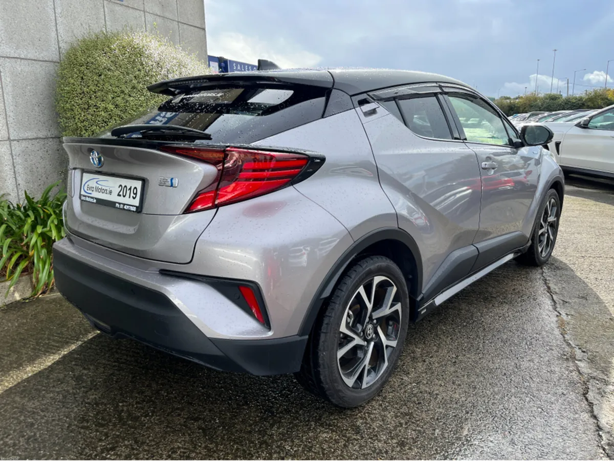 Toyota C-HR SOL HYBRID AUTOMATIC 1.8 PETROL //WINT - Image 4