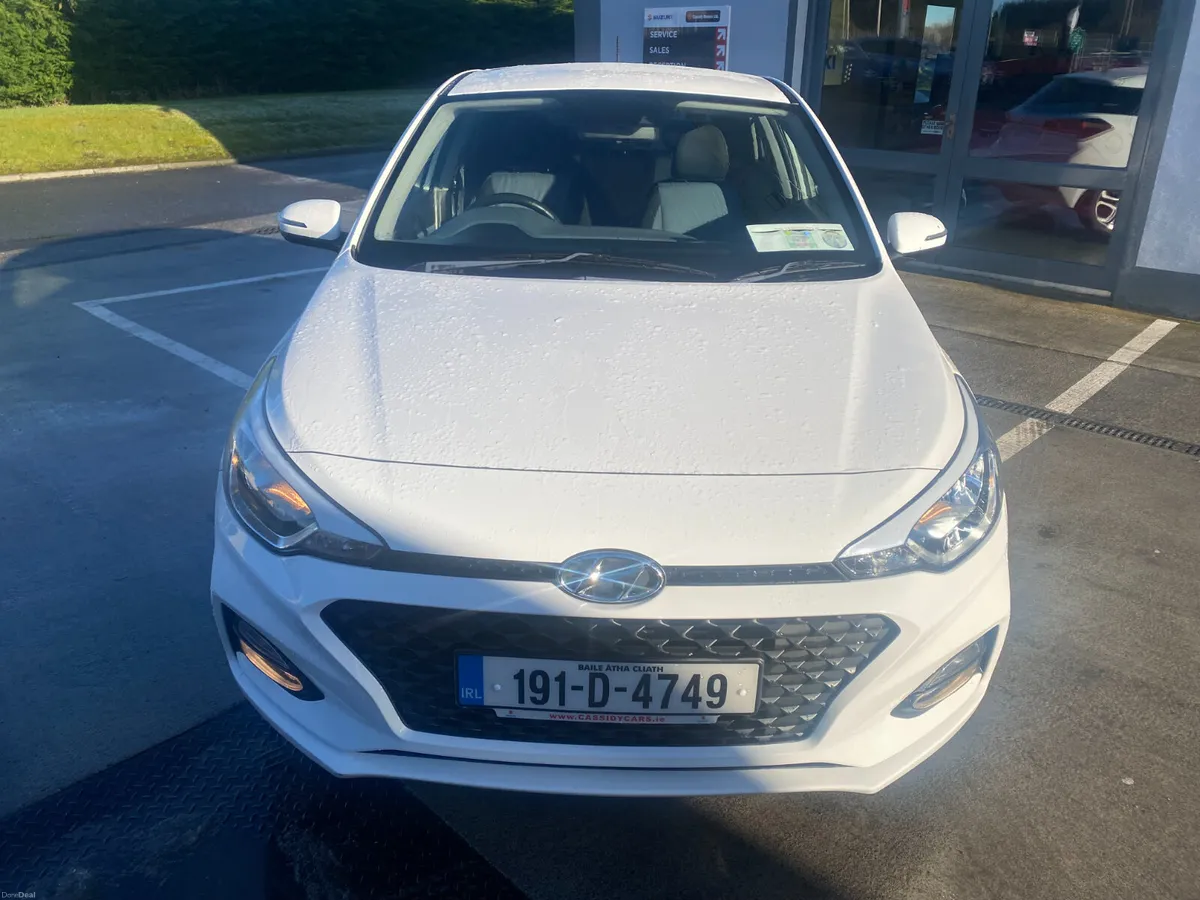 2019, Hyundai i20 Deluxe - Image 3