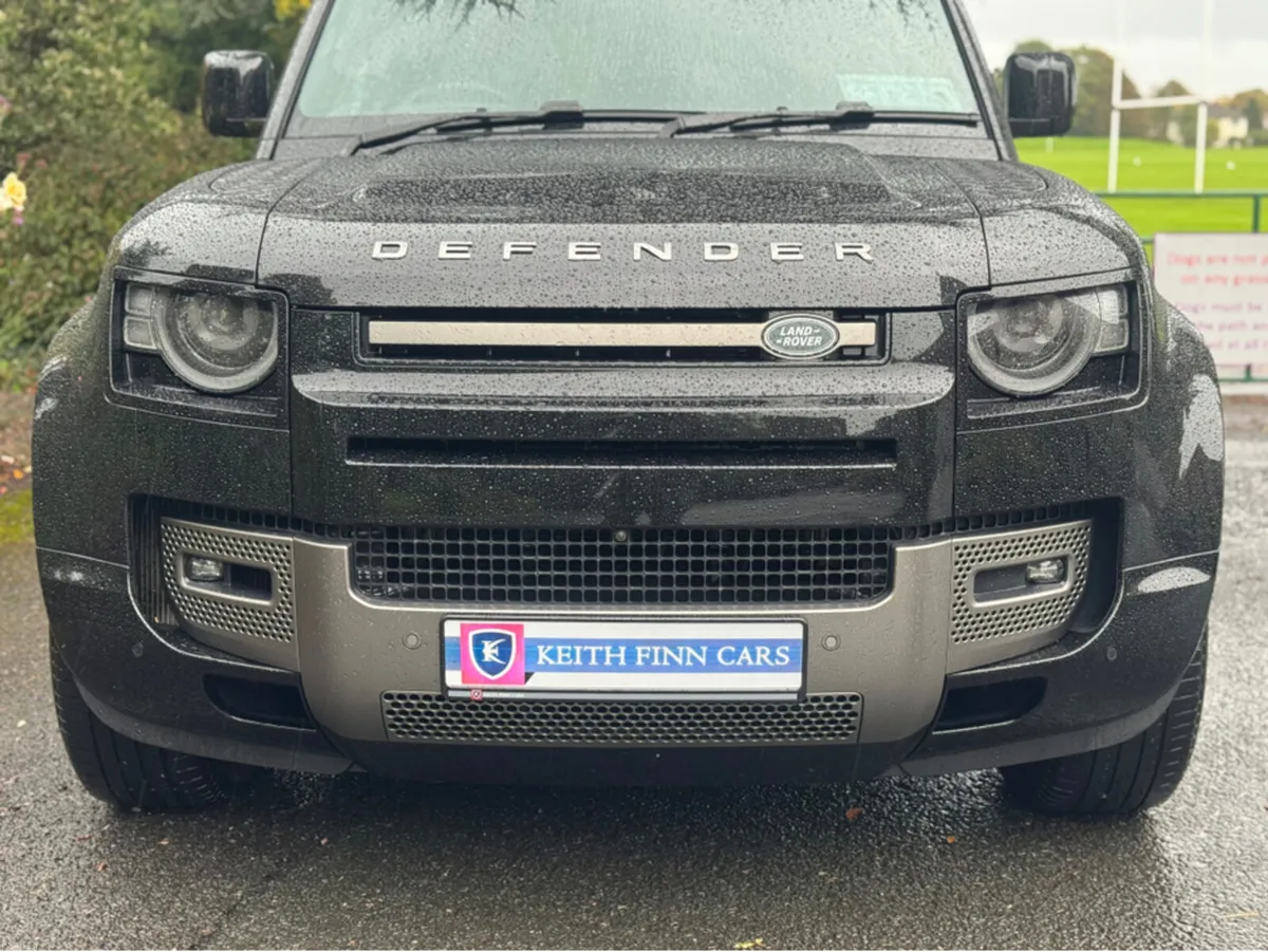Land Rover Defender X-DYNAMIC HSE P400e - Image 4