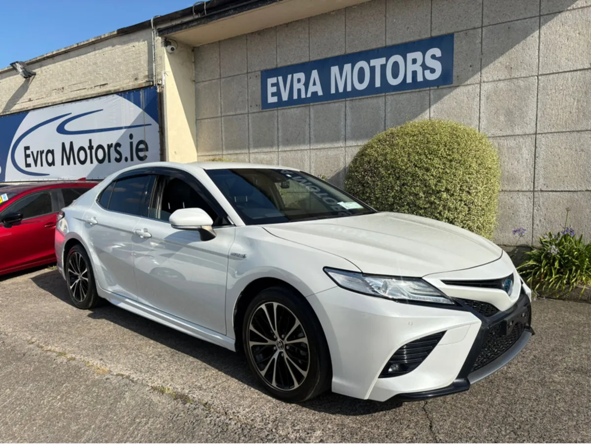 Toyota Camry WS HYBRID AUTOMATIC 2.5 PETROL //HIGH - Image 2