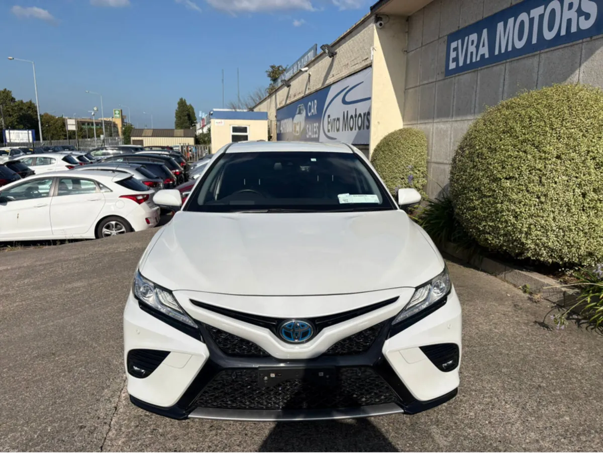 Toyota Camry WS HYBRID AUTOMATIC 2.5 PETROL //HIGH - Image 3