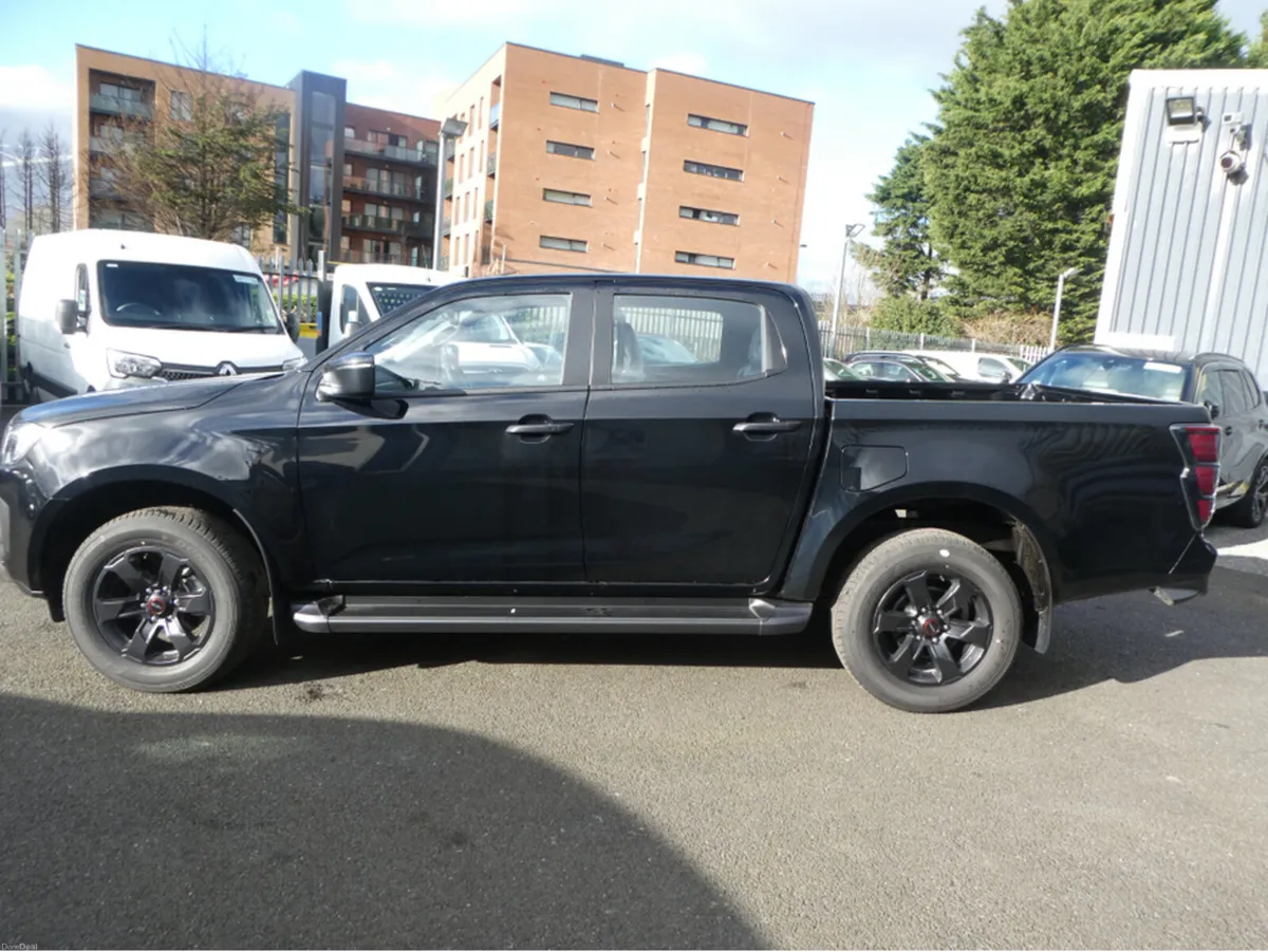 Isuzu D-Max LSE CREWCAB AUTOMATIC plus vat - Image 5