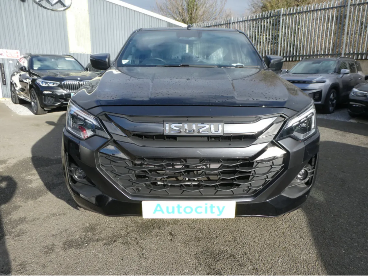 Isuzu D-Max LSE CREWCAB AUTOMATIC plus vat - Image 2