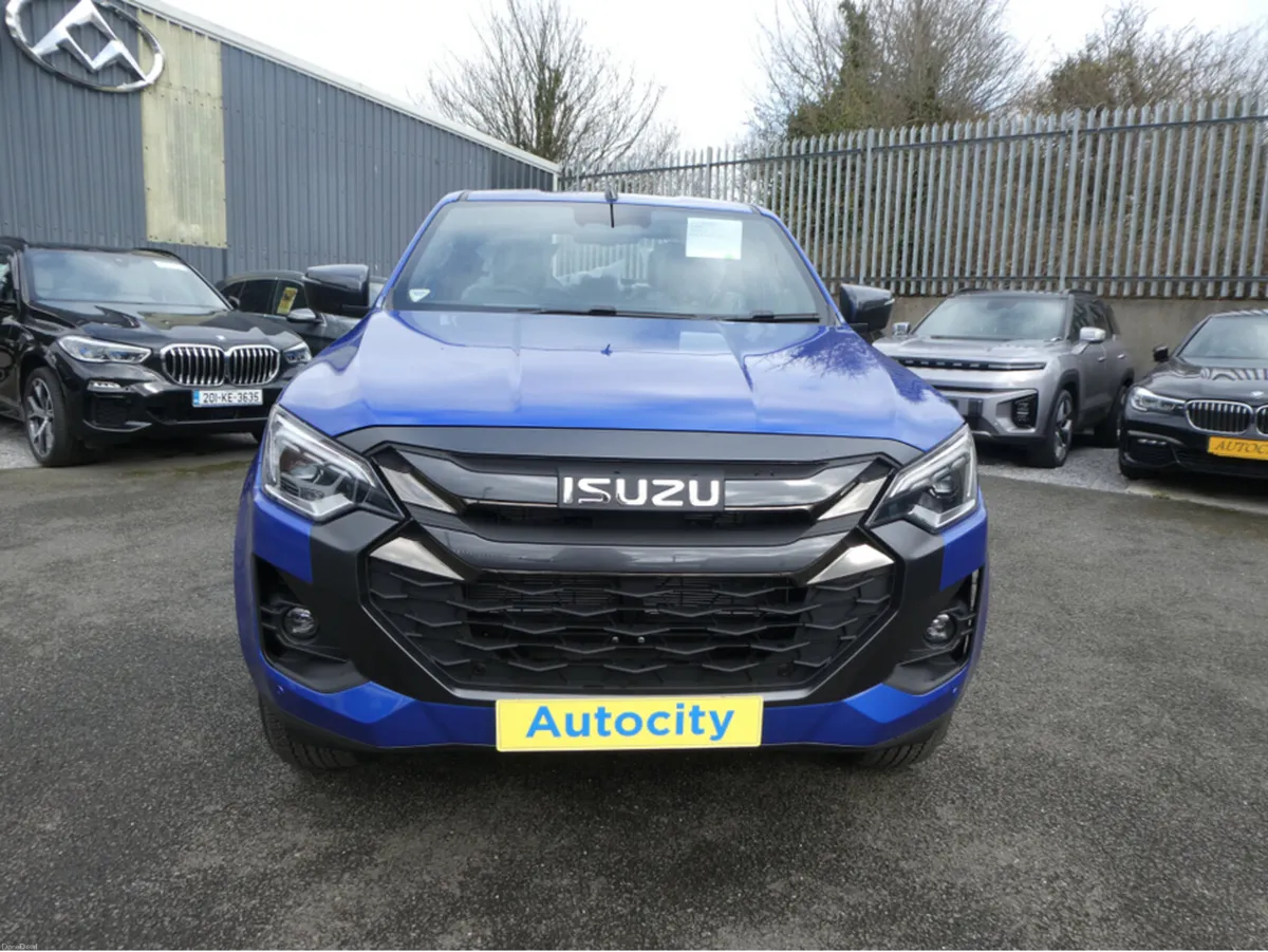 Isuzu D-Max LSE CREWCAB AUTOMATIC plus vat - Image 2