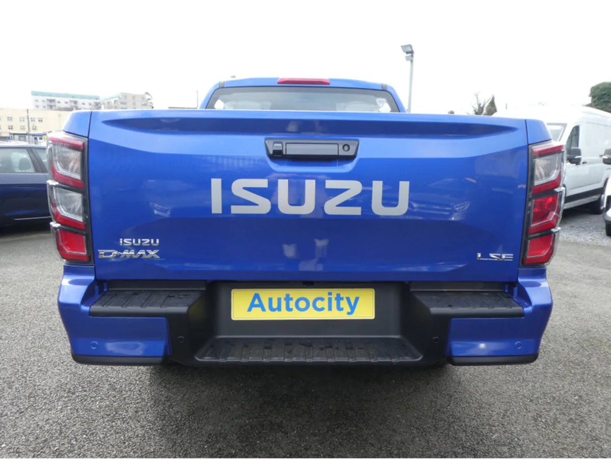 Isuzu D-Max LSE CREWCAB AUTOMATIC plus vat - Image 4