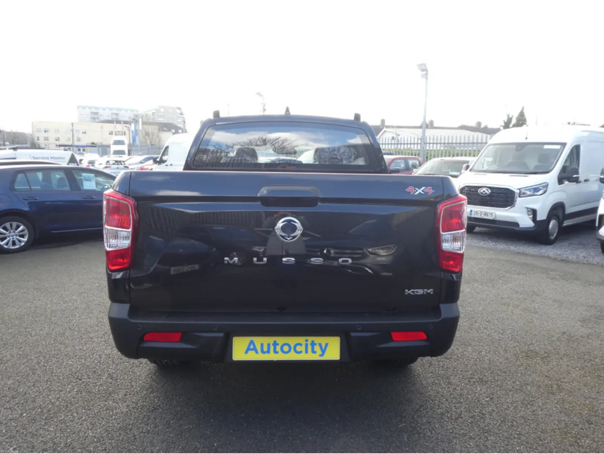 KGM Musso 2.2 PICK UP 5 SEATER COMMERCIAL 4x4 - Image 2