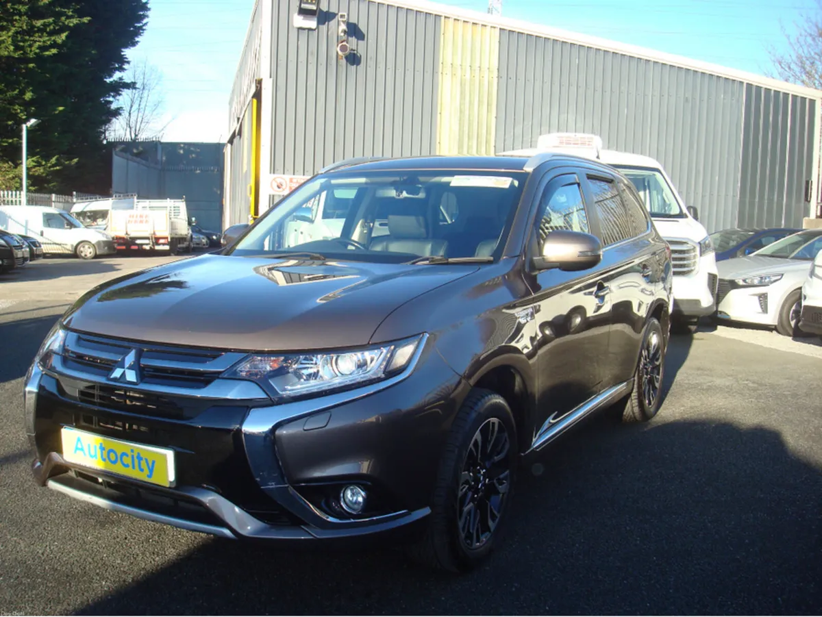 Mitsubishi Outlander GX3H+ PHEV 5DR AUTO Nct 04/26 - Image 5