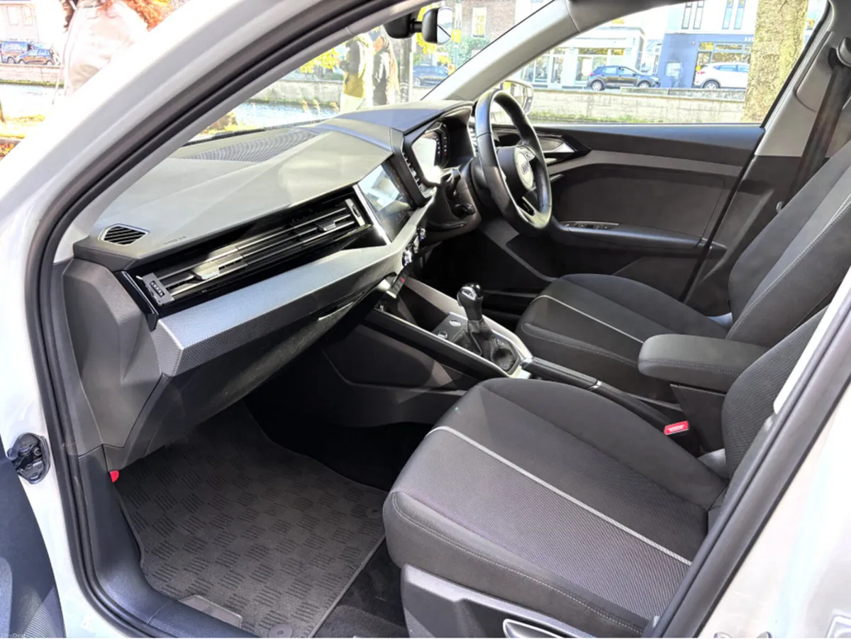 Audi A1 1.0 Tfsi AUTO ADVANCE 5DR - Image 6