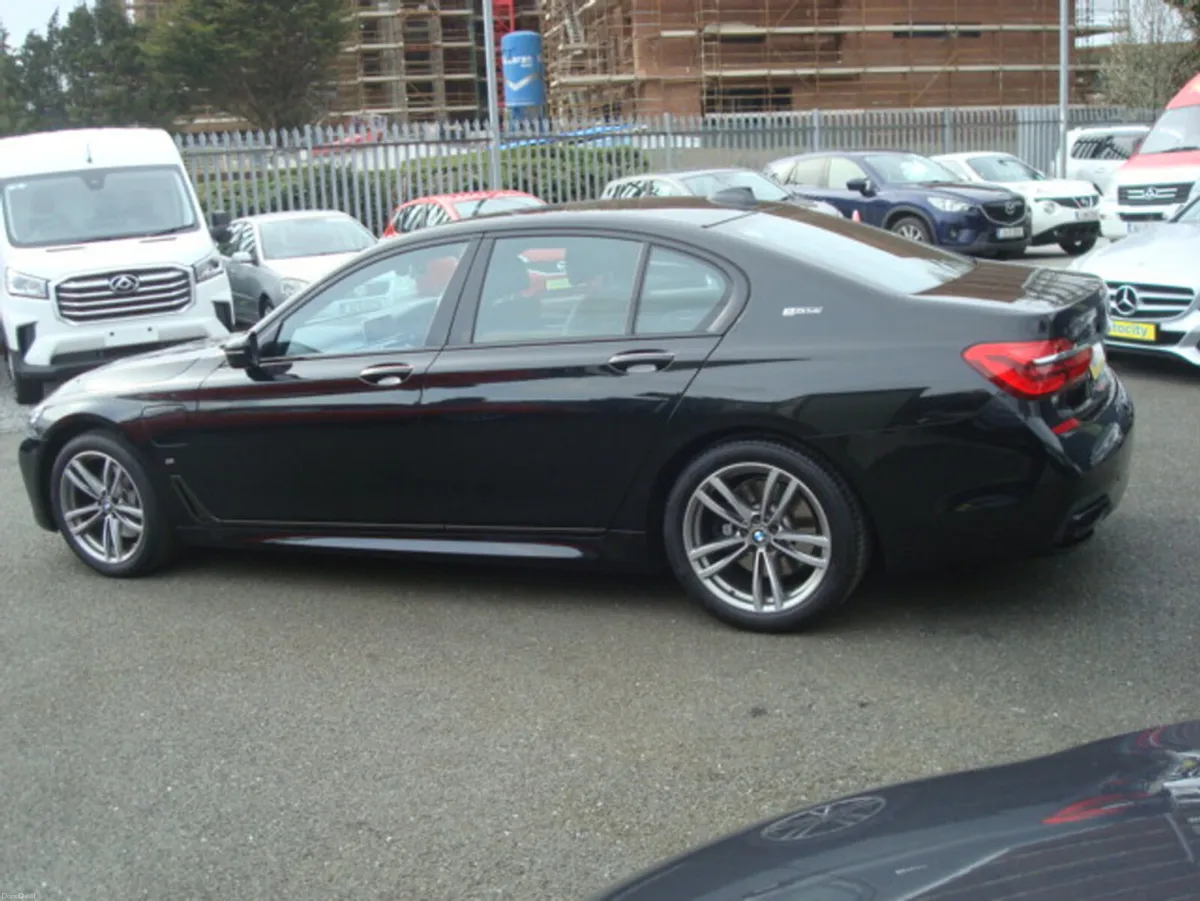 BMW 7-Series 740e M- Sport Huge Spec VERY LOW MILE - Image 5