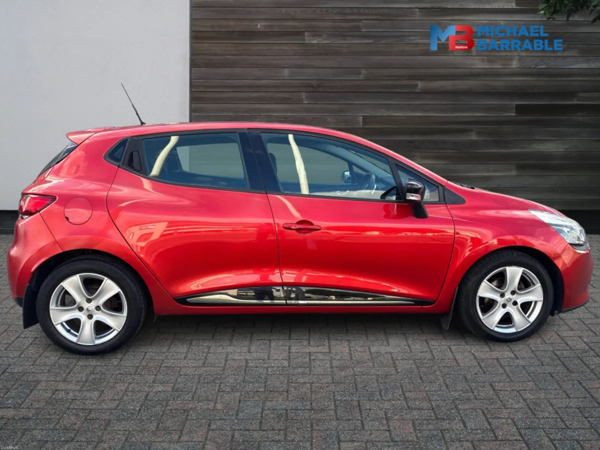Renault Clio IV DYNAMIQUE NAV 1.2 PETR 4DR - Image 4