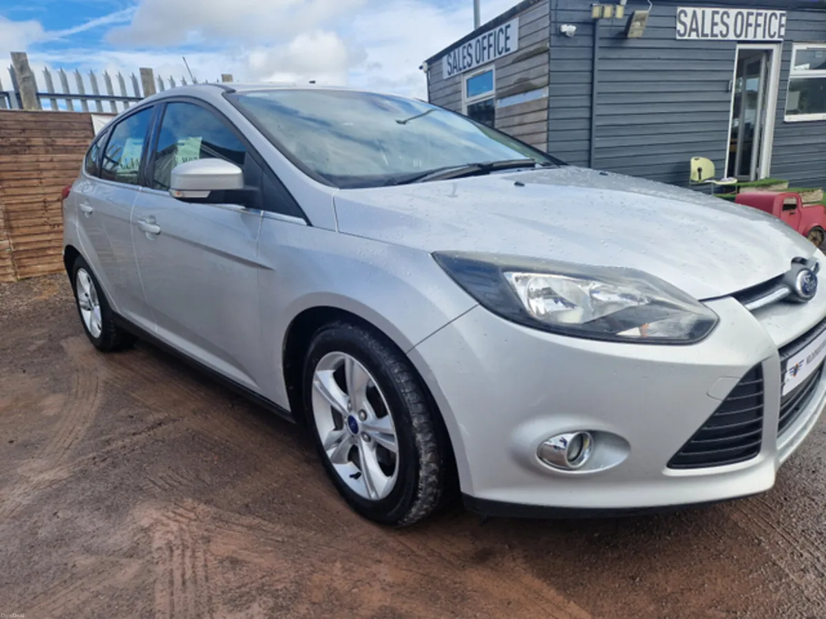 Ford Focus 1.6 TDCI ZETEC S/S 113BHP 5DR - Image 2