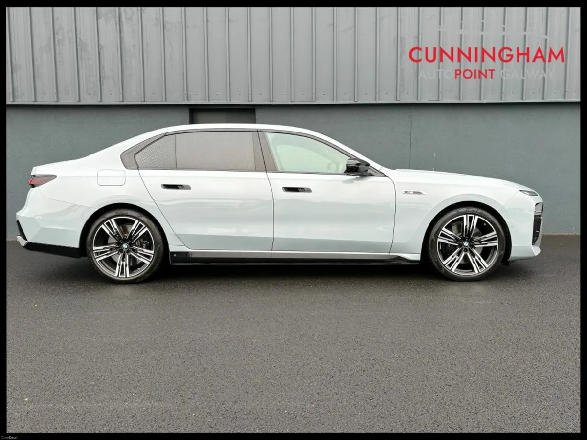 BMW 7-Series M760e xDrive M Sport Pro [Ultimate Pa - Image 3