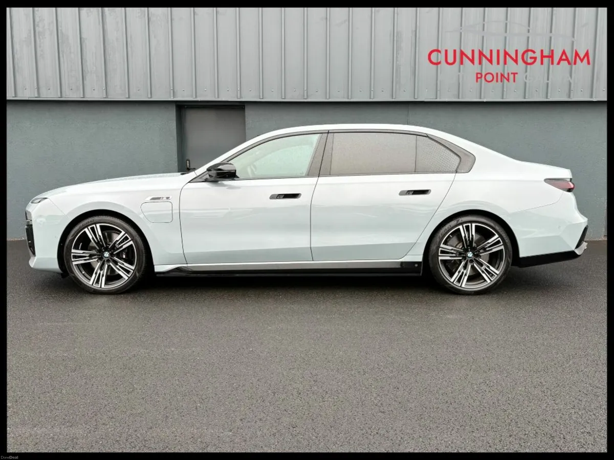 BMW 7-Series M760e xDrive M Sport Pro [Ultimate Pa - Image 4