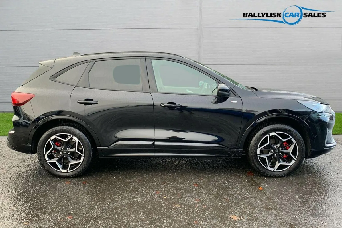 Ford Kuga 2.5 PHEV 14.4kWh ST-Line X in Agate Blac - Image 3