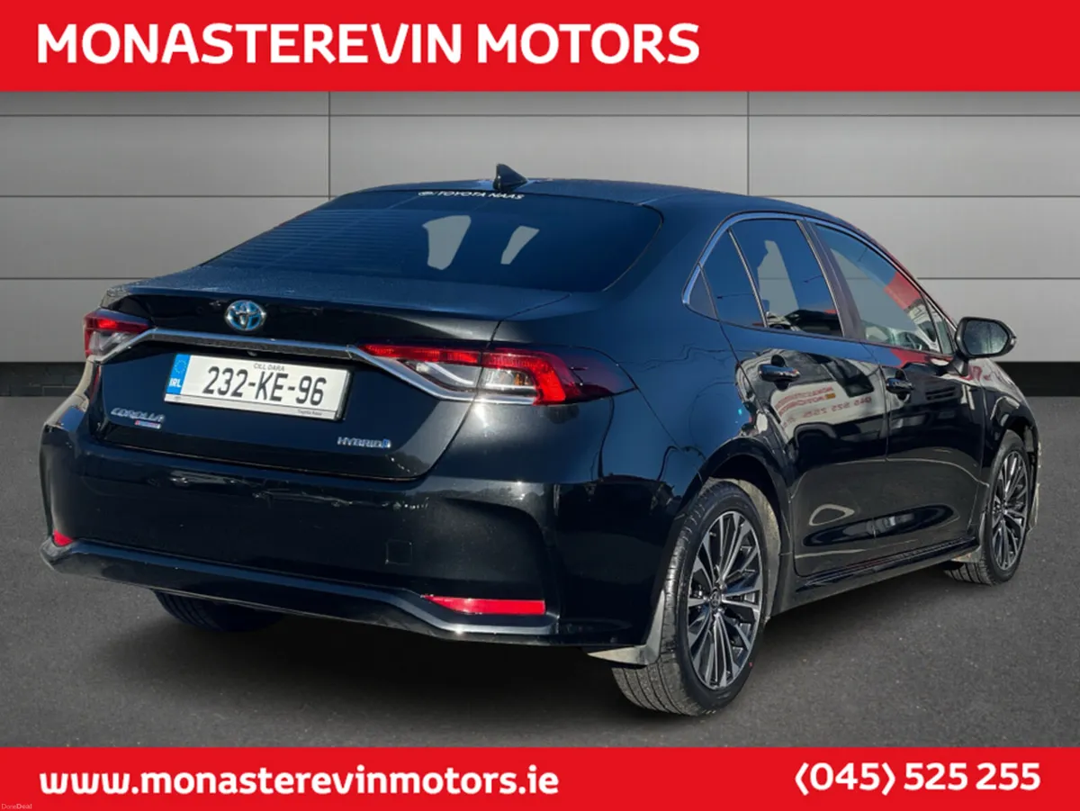 Toyota Corolla LUNA SPORT SALOON 4DR - SAT NAV / H - Image 4