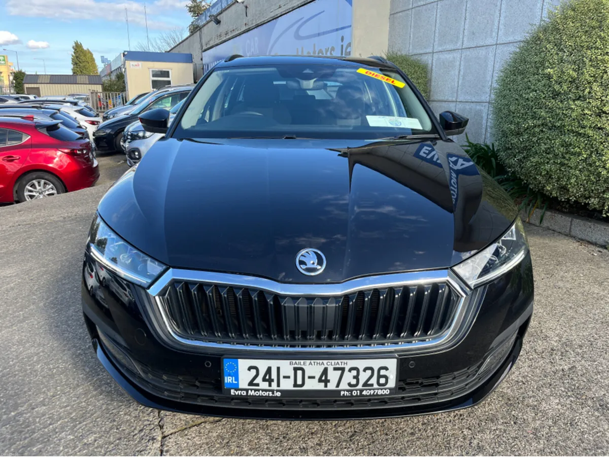 Skoda Octavia COMBI ESTATE AMBITION 2.0 TDI DIESEL - Image 2