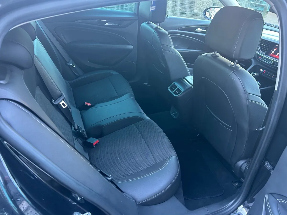 Vauxhall /Opel Insignia 2017/Automatic/Diesel - Image 4