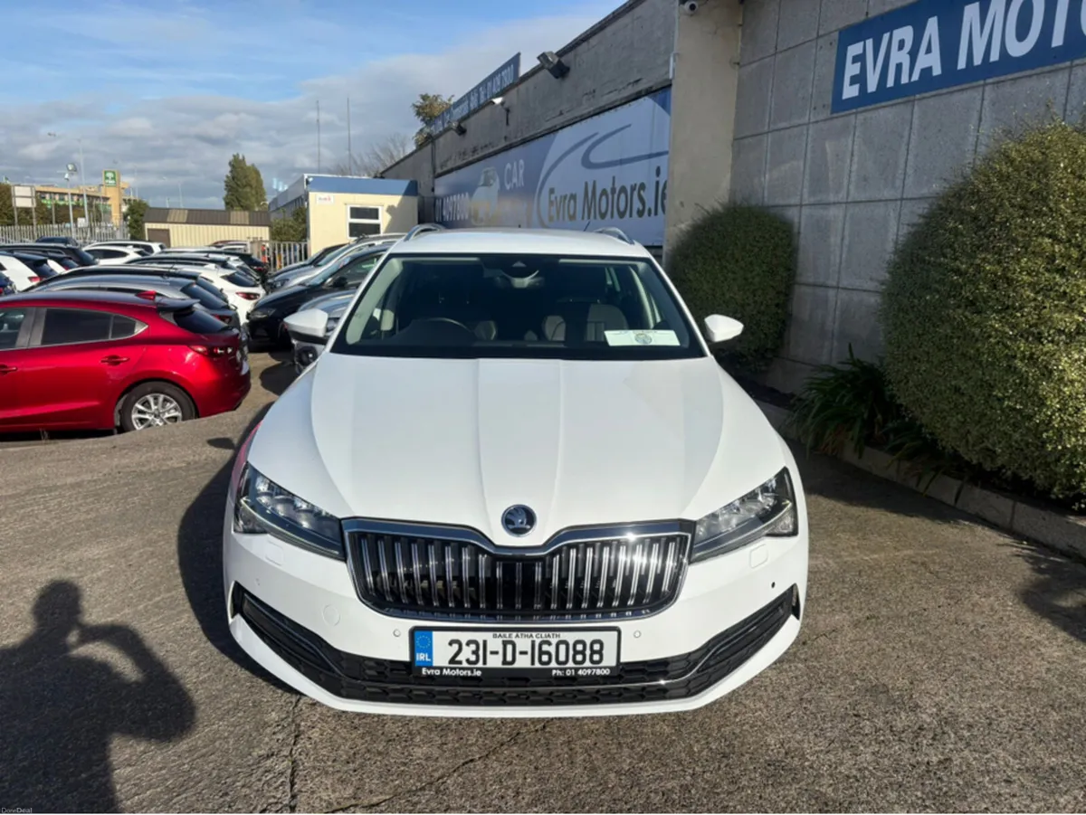 Skoda Superb COMBI ESTATE STYLE AUTOMATIC 2.0 TDI - Image 2