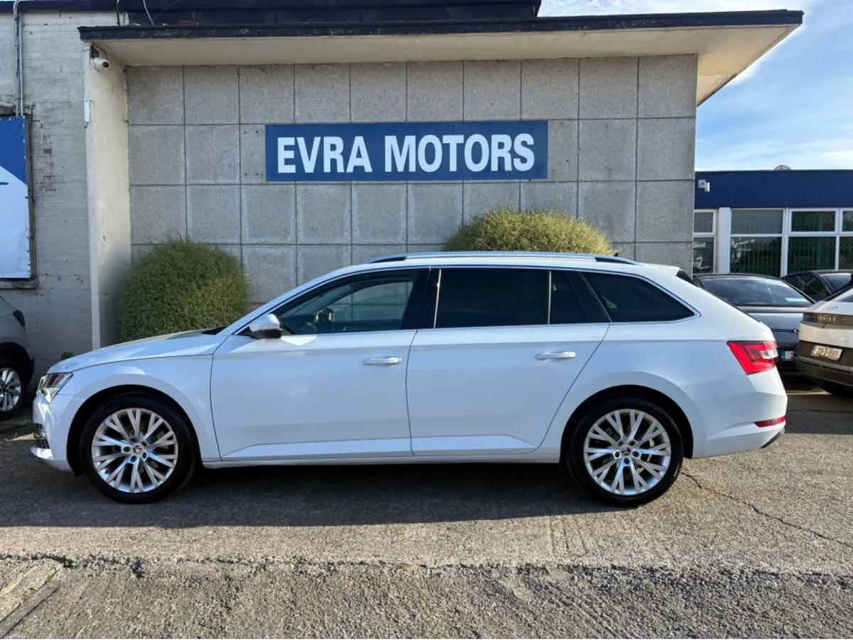 Skoda Superb COMBI ESTATE STYLE AUTOMATIC 2.0 TDI - Image 4