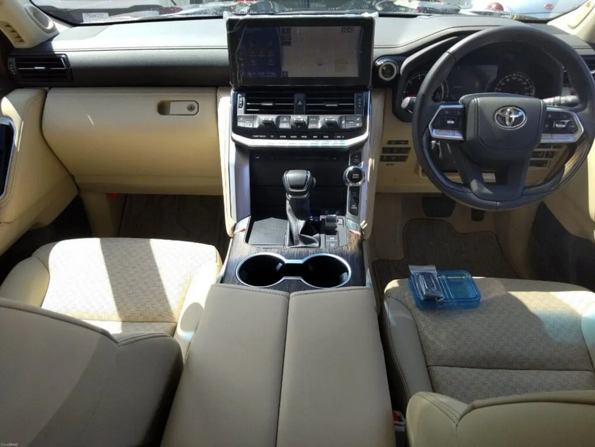 Toyota Land Cruiser AMAZON 3.3 DIESEL AUTOMATIC // - Image 3