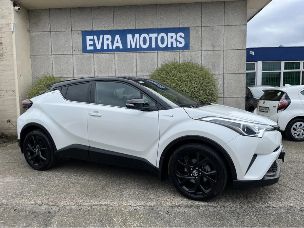 Toyota C-HR HYBRID LUNA SPORT AUTOMATIC 1.8 PETROL - Image 2