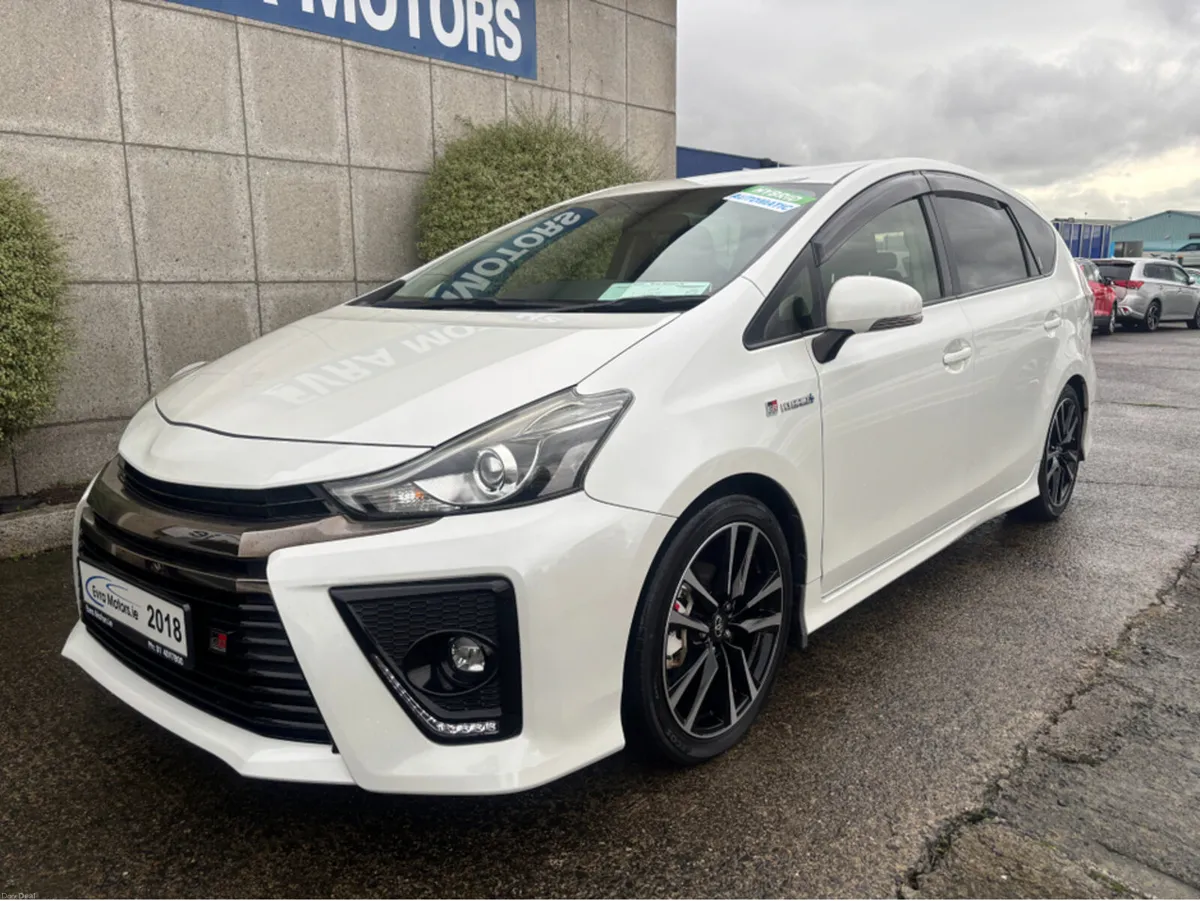 Toyota Prius GR SPORT 7 SEATER AUTOMATIC HYBRID 1. - Image 5