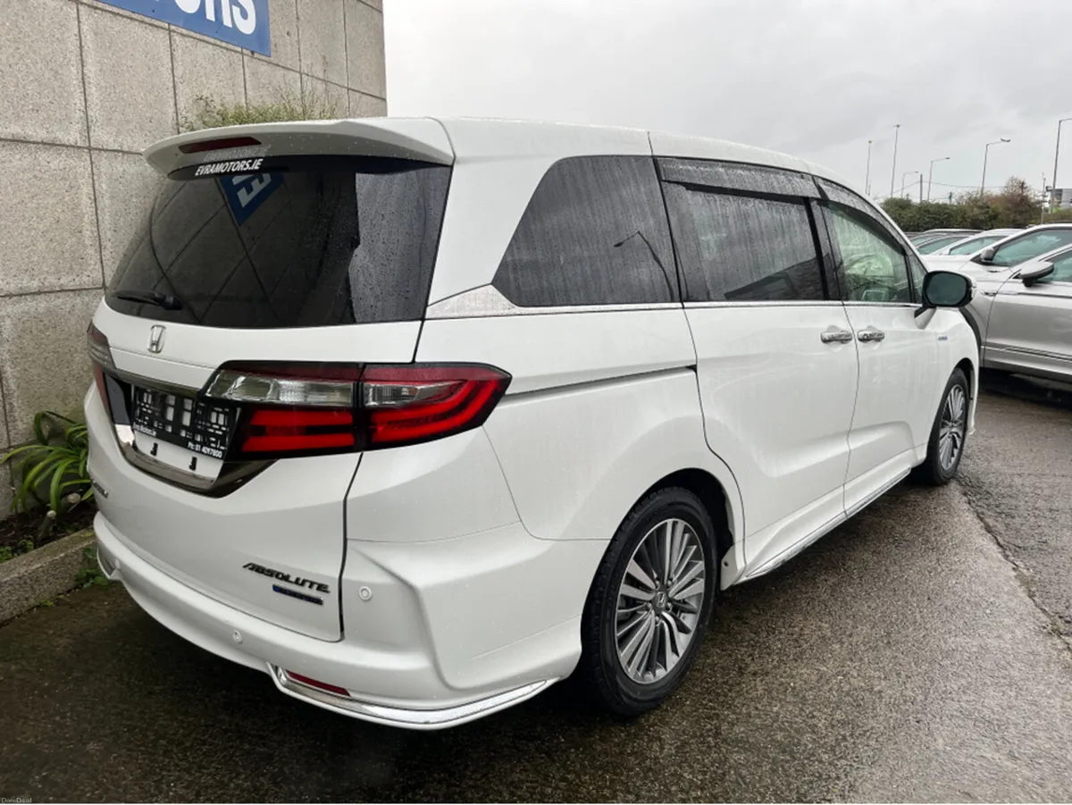 Honda Odyssey ABSOLUTE 7 SEATER HYBRID AUTOMATIC 2 - Image 4