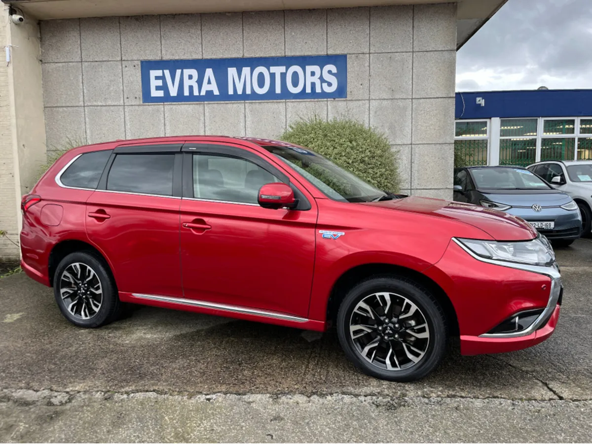 Mitsubishi Outlander AUTOMATIC 2.0 PETROL PHEV PLU - Image 3
