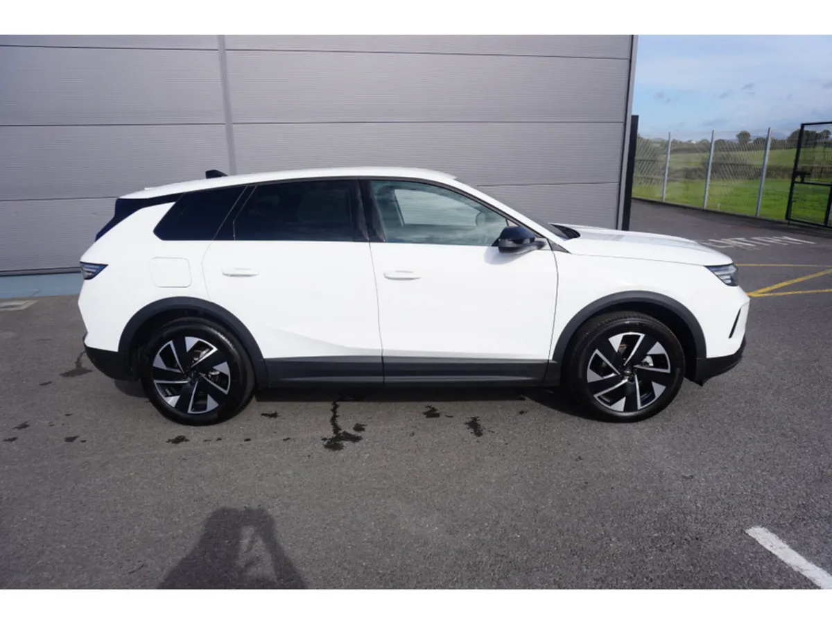 Opel Grandland GS HYBRID - Image 2