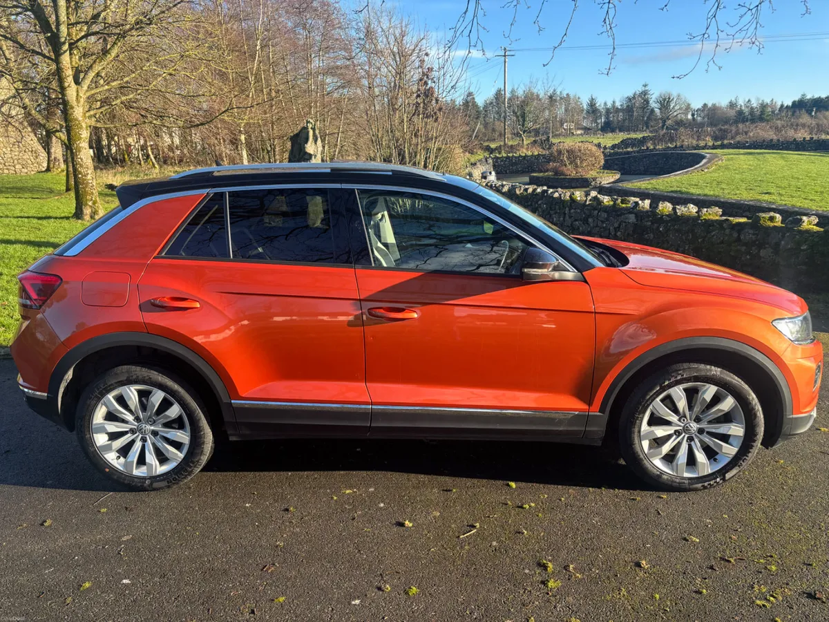 Volkswagen T-Roc 2.0Tdi with Panoramic Sunroof - Image 3