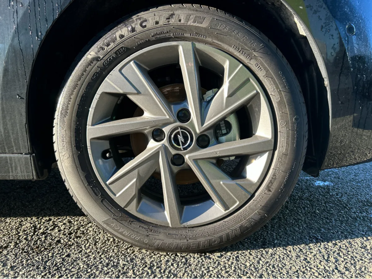 Opel Corsa Elegance 1.2i (75PS) S/S 5 Speed - Image 5
