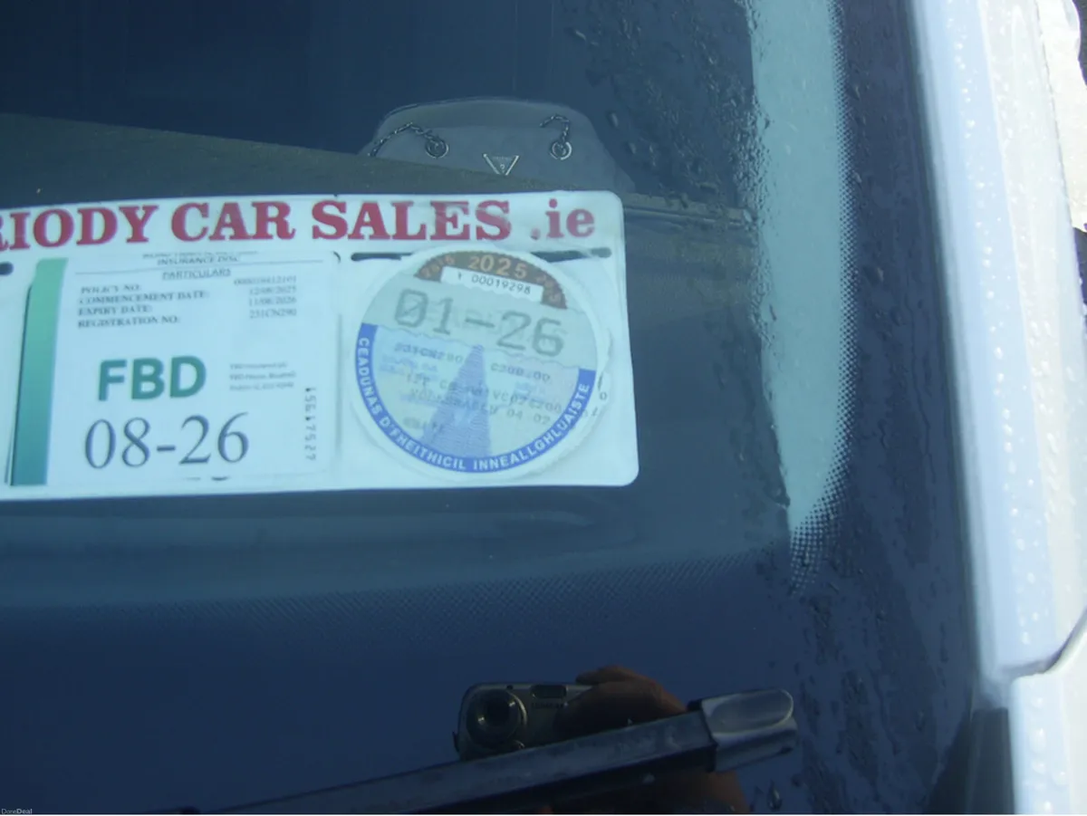 Volkswagen T-Roc LIFE 2.0 TDI MANUAL 6SPEED FWD 1 - Image 2