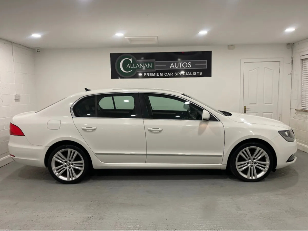 Skoda Superb 2.0 TDI ELEGANCE 170PS 5DR**LEATHER** - Image 4