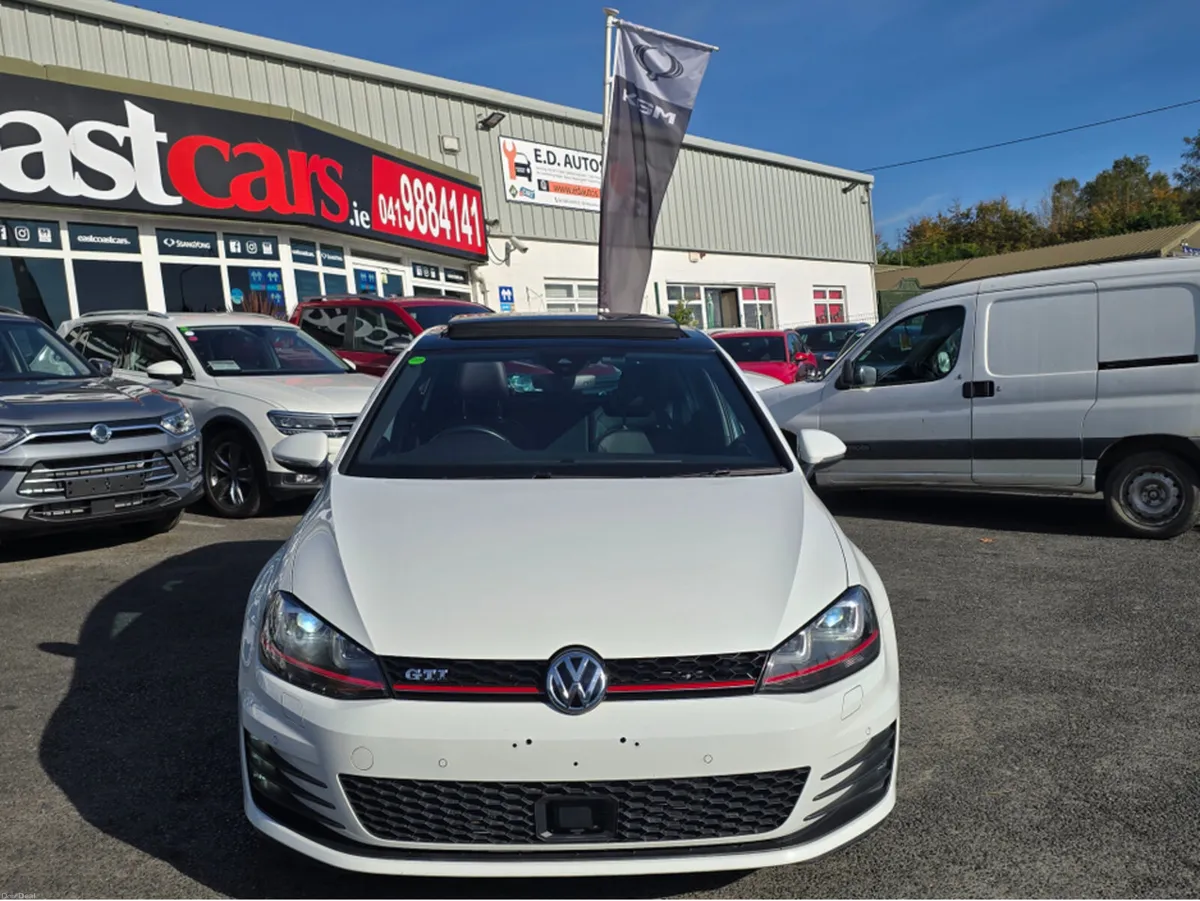 Volkswagen Golf 2.0 GTI! PAN ROOF! LEATHER!  NAVI - Image 4
