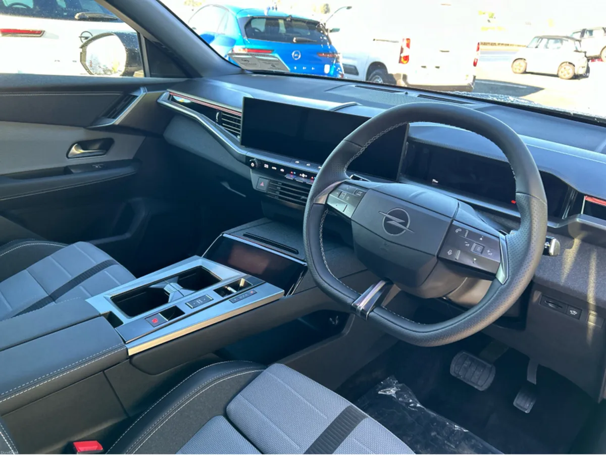 Opel Grandland GS1.2 Hybrid - Image 6
