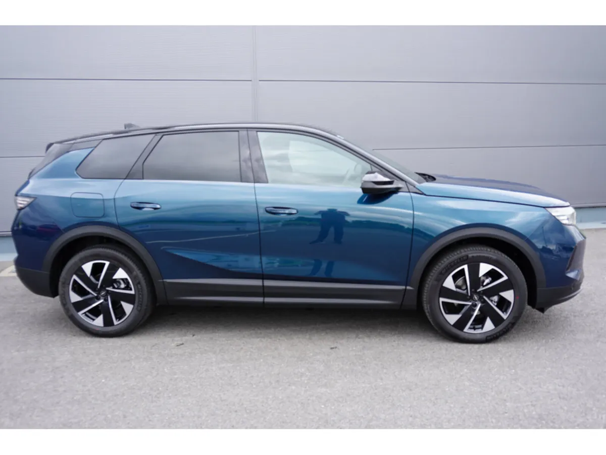 Opel Grandland GS LUX Hybrid - Image 3