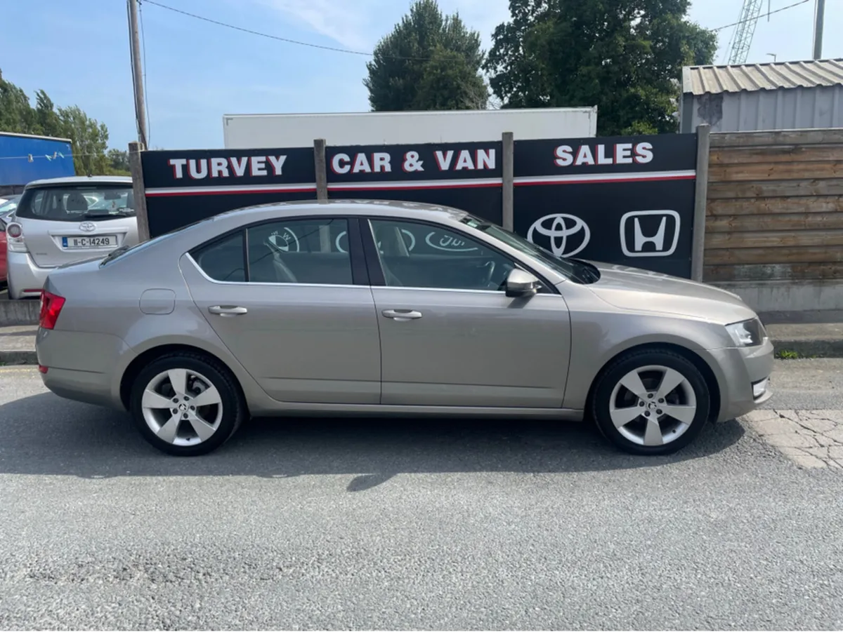 Skoda Octavia STYLE 1.6 TDI 90HP 4DR - Image 3