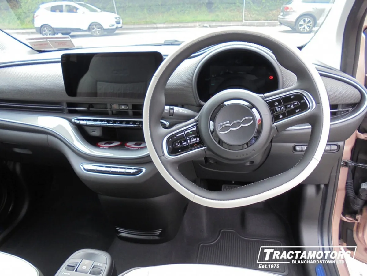 Fiat 500e LA PRIMA - Image 2