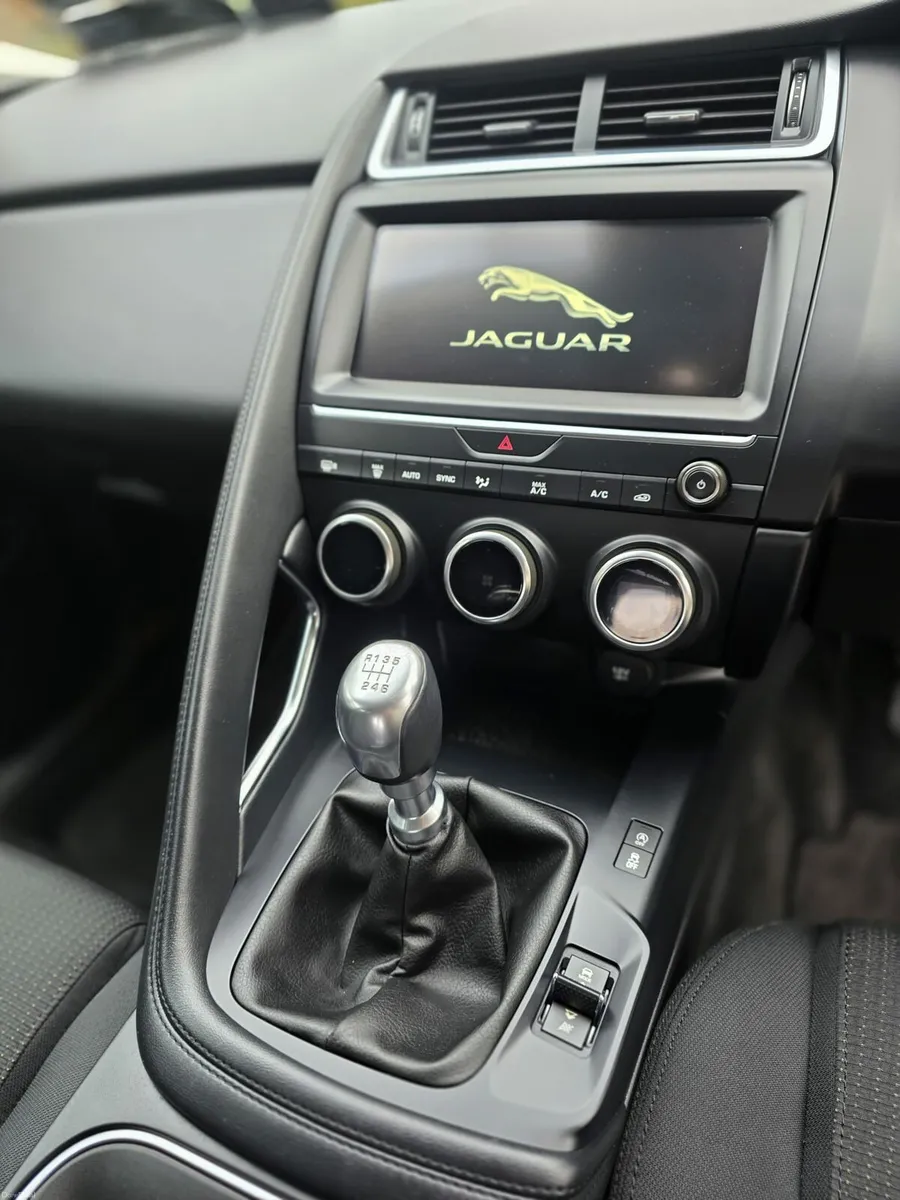 Jaguar E-pace - Image 3