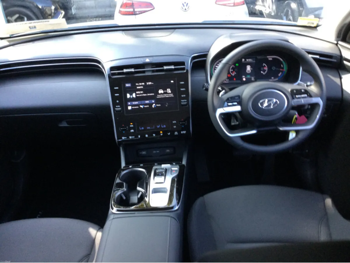 Hyundai Tucson HYBRID COMFORT PLUS ** VERY LOW KMS - Image 4