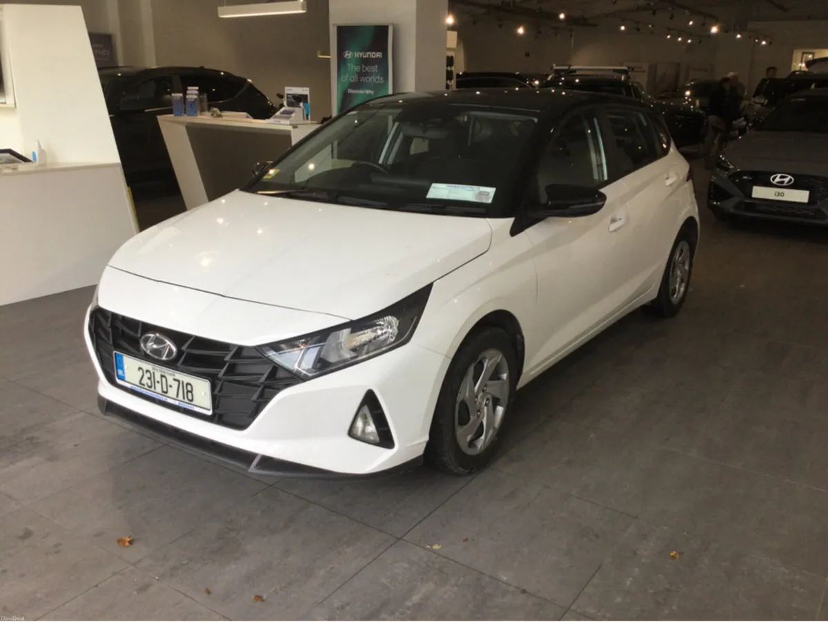 Hyundai i20 CLASSIC Two Tone - 1 Owner - Warranty - Image 3