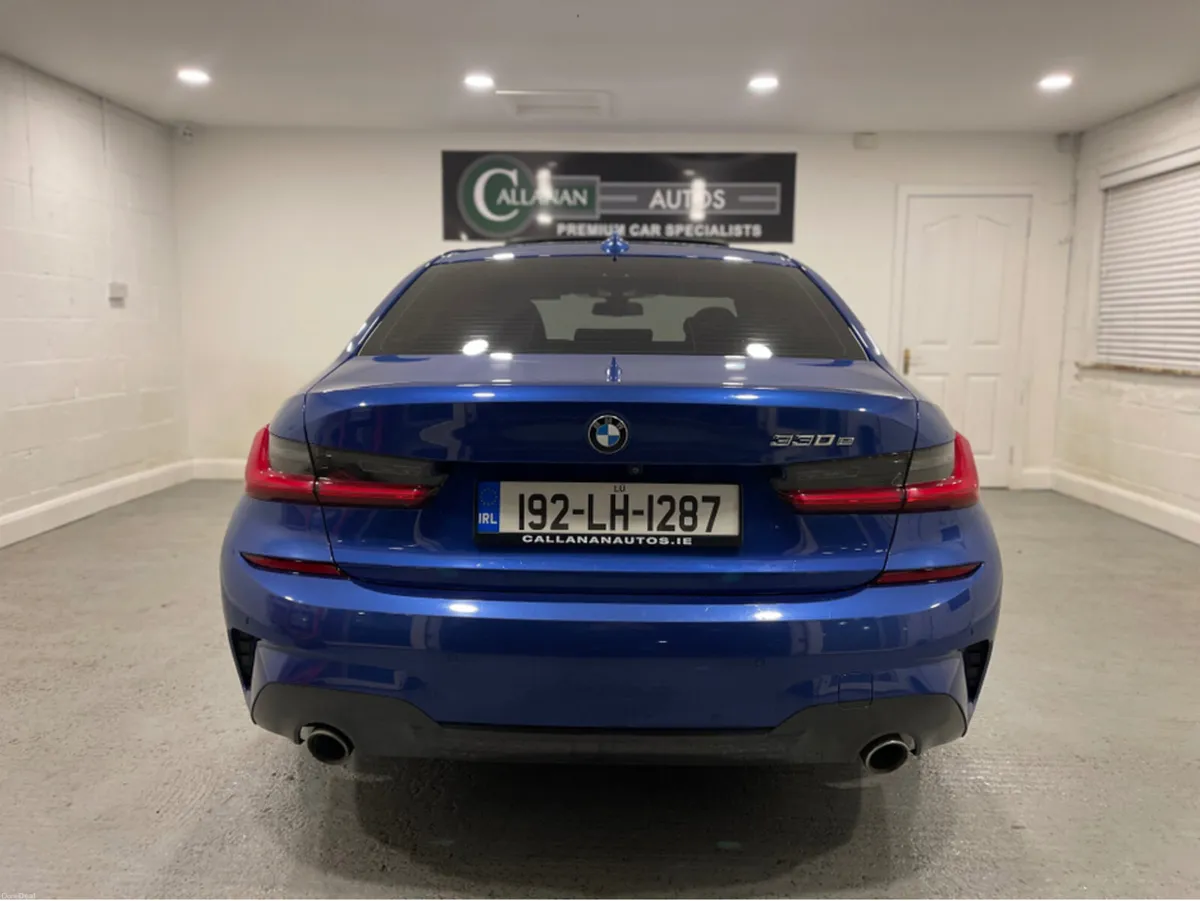 BMW 3-Series 330 E M SPORT ***HI SPEC***GLASS SUNR - Image 3