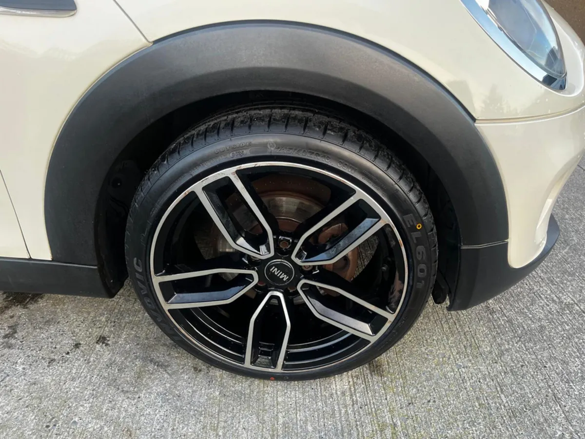 Mini Cooper Mini Cooper 1.2 petrol auto 18"alloys - Image 4