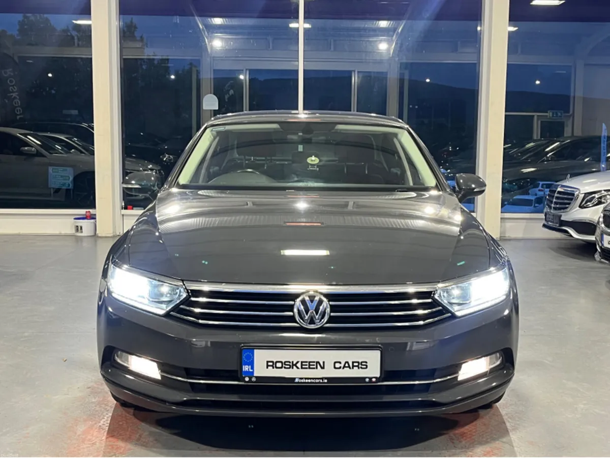 Volkswagen Passat SE BUSINESS TDI BLUEMOTION TECHN - Image 2